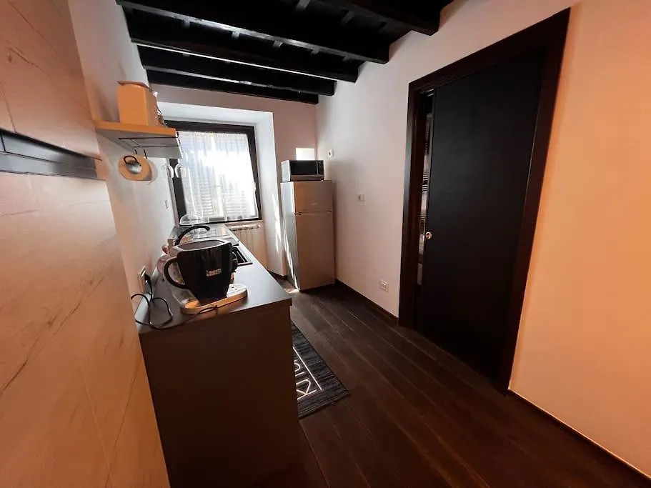 Lu.Ni. Guesthouse Roma Italia