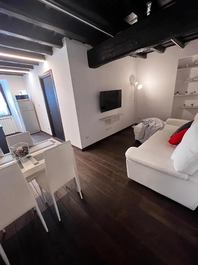 Lu.Ni. Guesthouse Roma 罗马